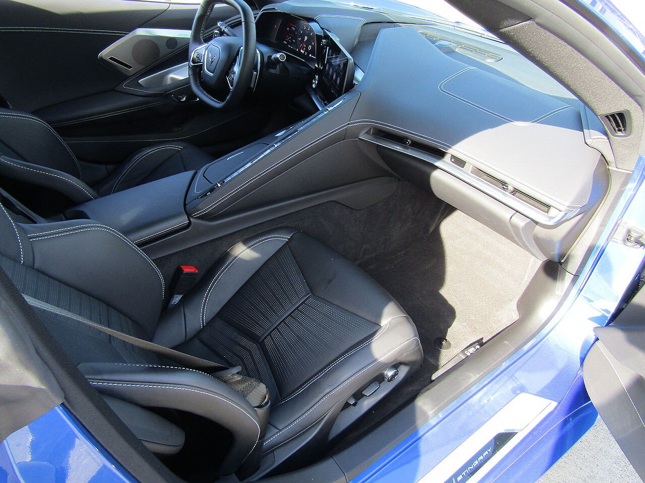 Used 2022 Chevrolet Corvette Stingray Preferred Cpe w/ Z51 Performance Package RWD image 13