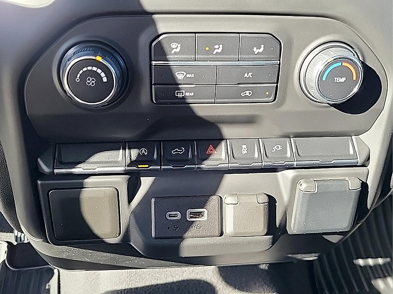 Used 2021 Chevrolet Silverado 1500 Custom AWD/4WD image 24