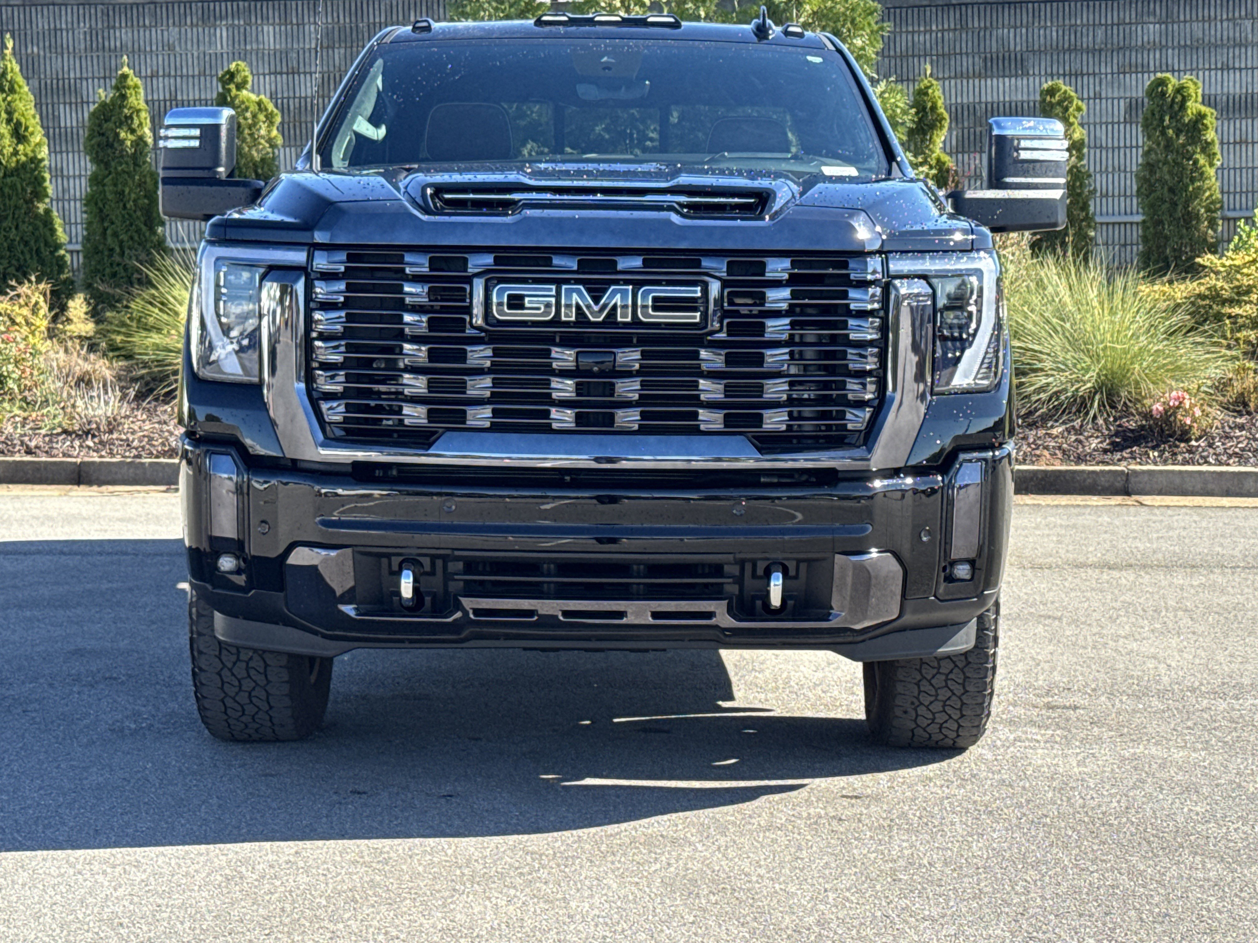 Used 2024 GMC Sierra 2500 Denali Ultimate image 3