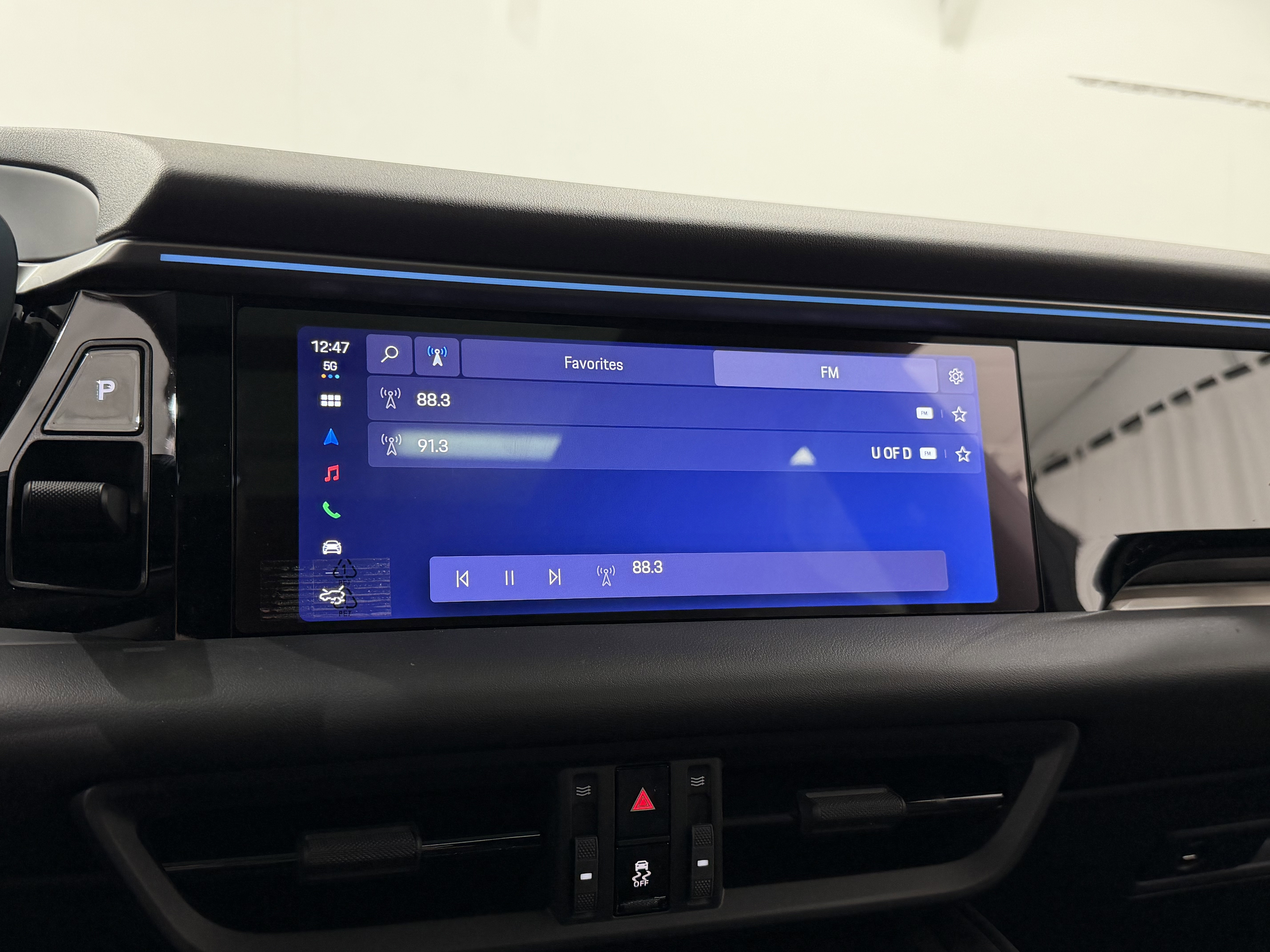 New 2026 Porsche Macan 4 Electric image 40