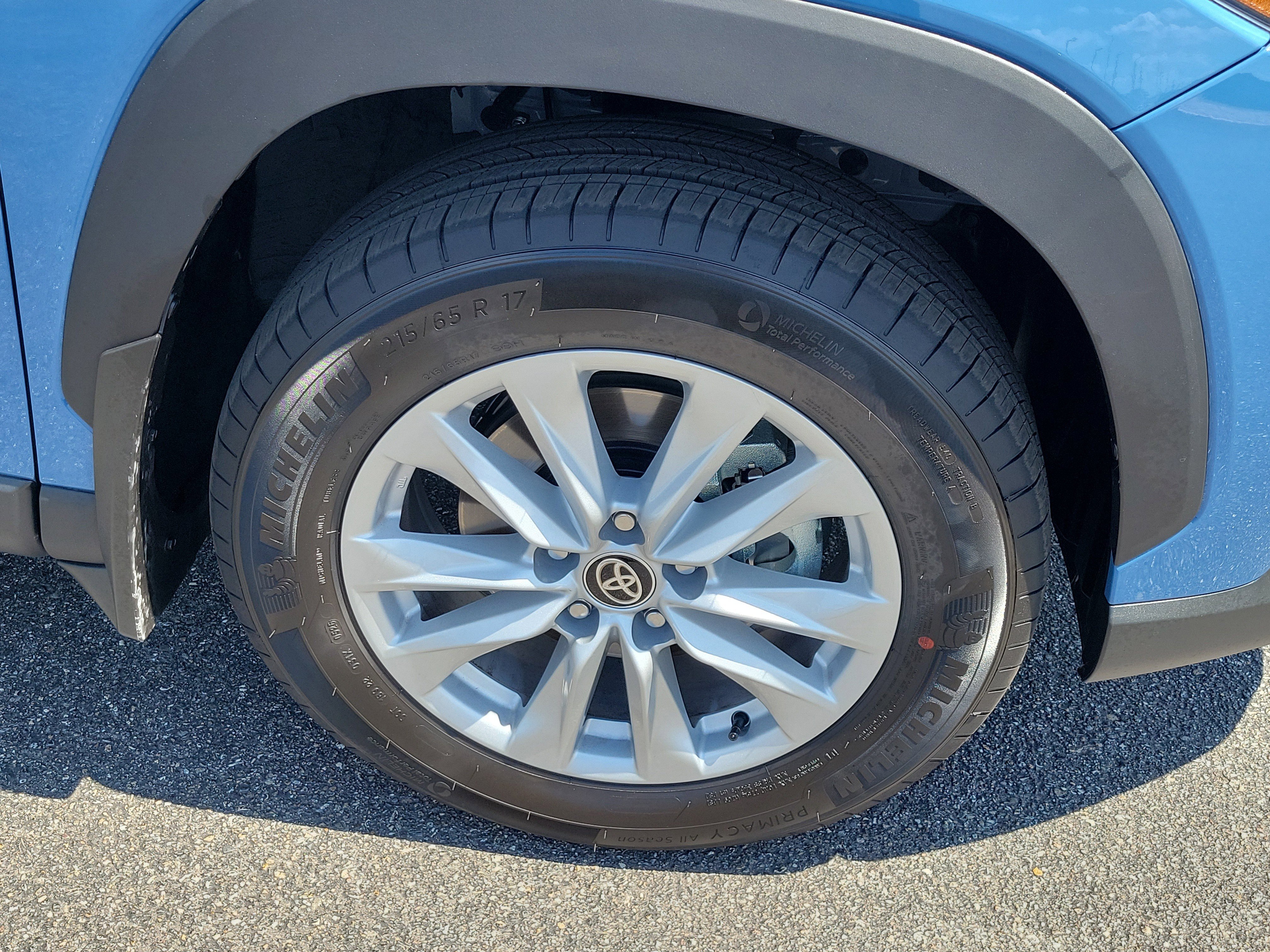 Certified 2026 Toyota Corolla Cross LE FWD image 8