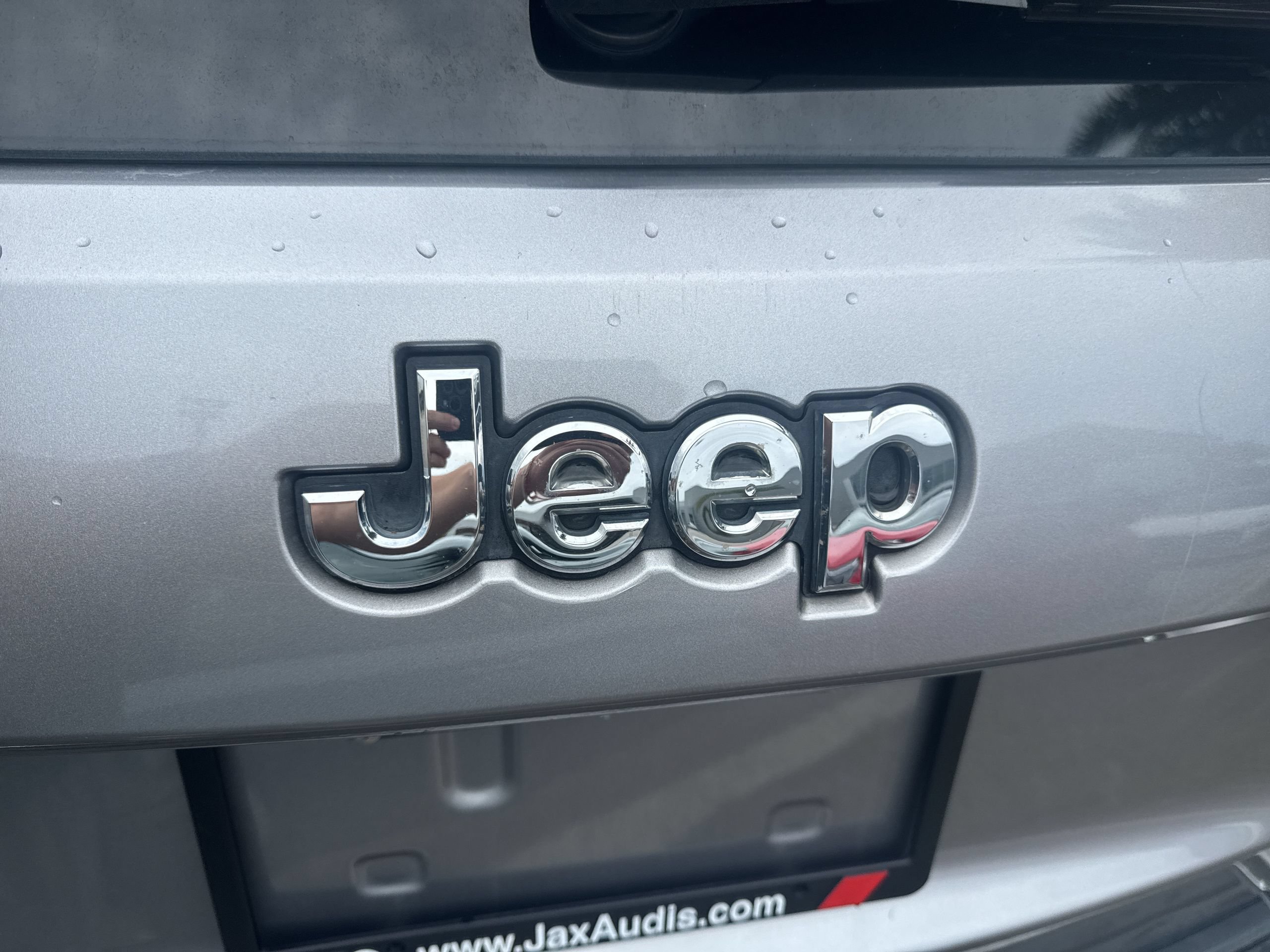 Used 2016 Jeep Grand Cherokee Limited AWD/4WD image 10