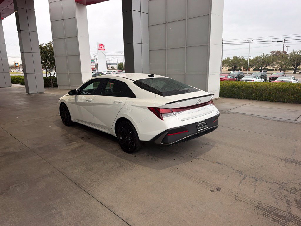 Used 2026 Hyundai Elantra Sport FWD image 3