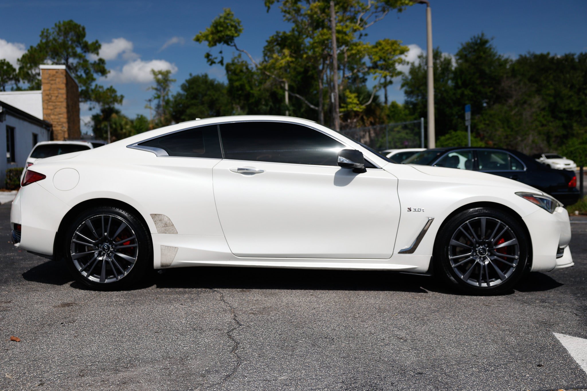 Used 2017 INFINITI Q60 Red Sport 400 AWD/4WD image 14