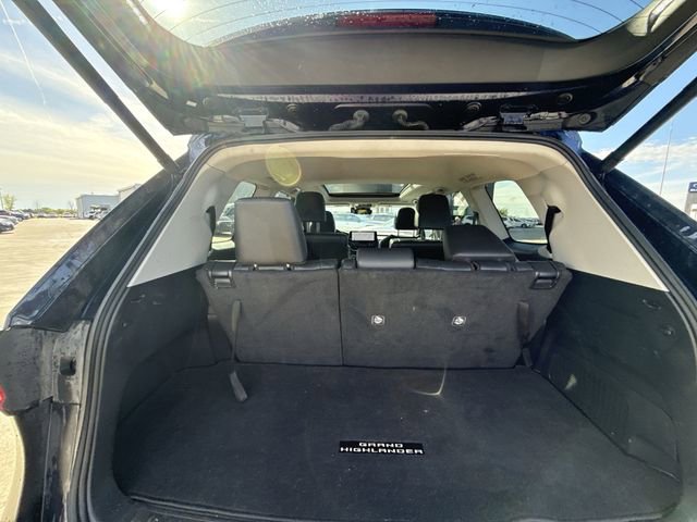 Used 2024 Toyota Grand Highlander XLE image 25