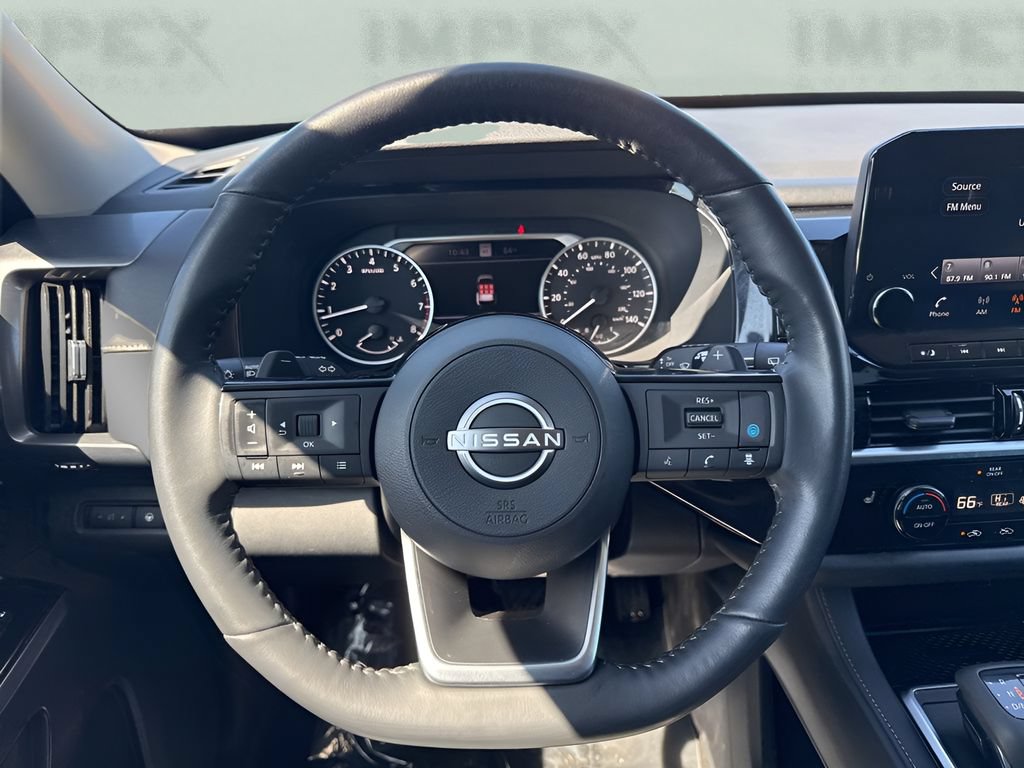 Used 2023 Nissan Pathfinder SL AWD/4WD image 14