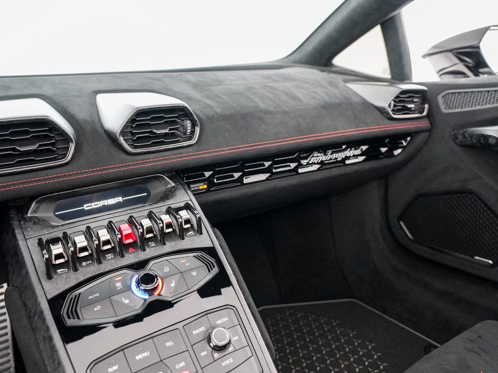 Used 2018 Lamborghini Huracan Performante AWD/4WD image 20