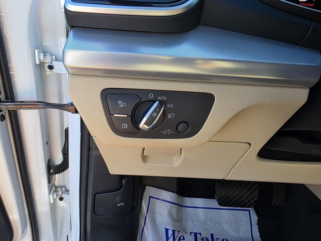 Used 2025 Audi Q5 2.0T Premium image 14