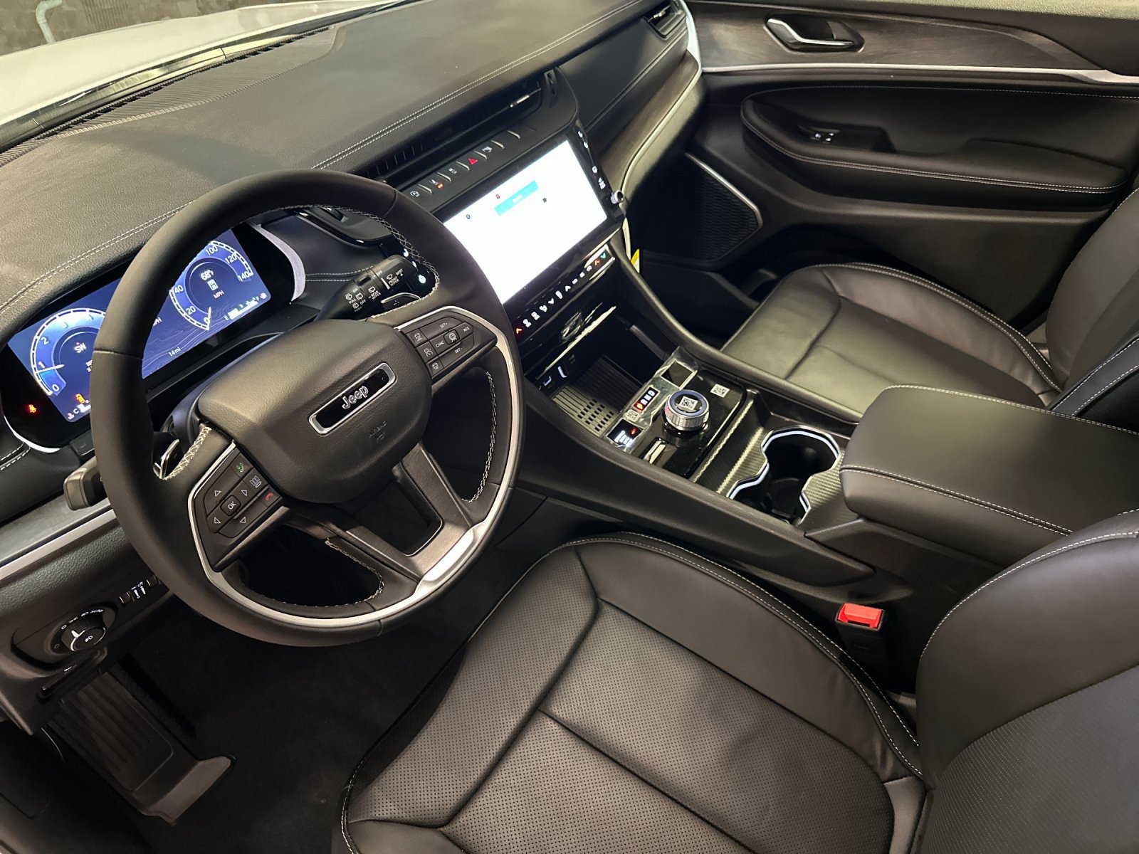 New 2026 Jeep Grand Cherokee Limited AWD/4WD image 9