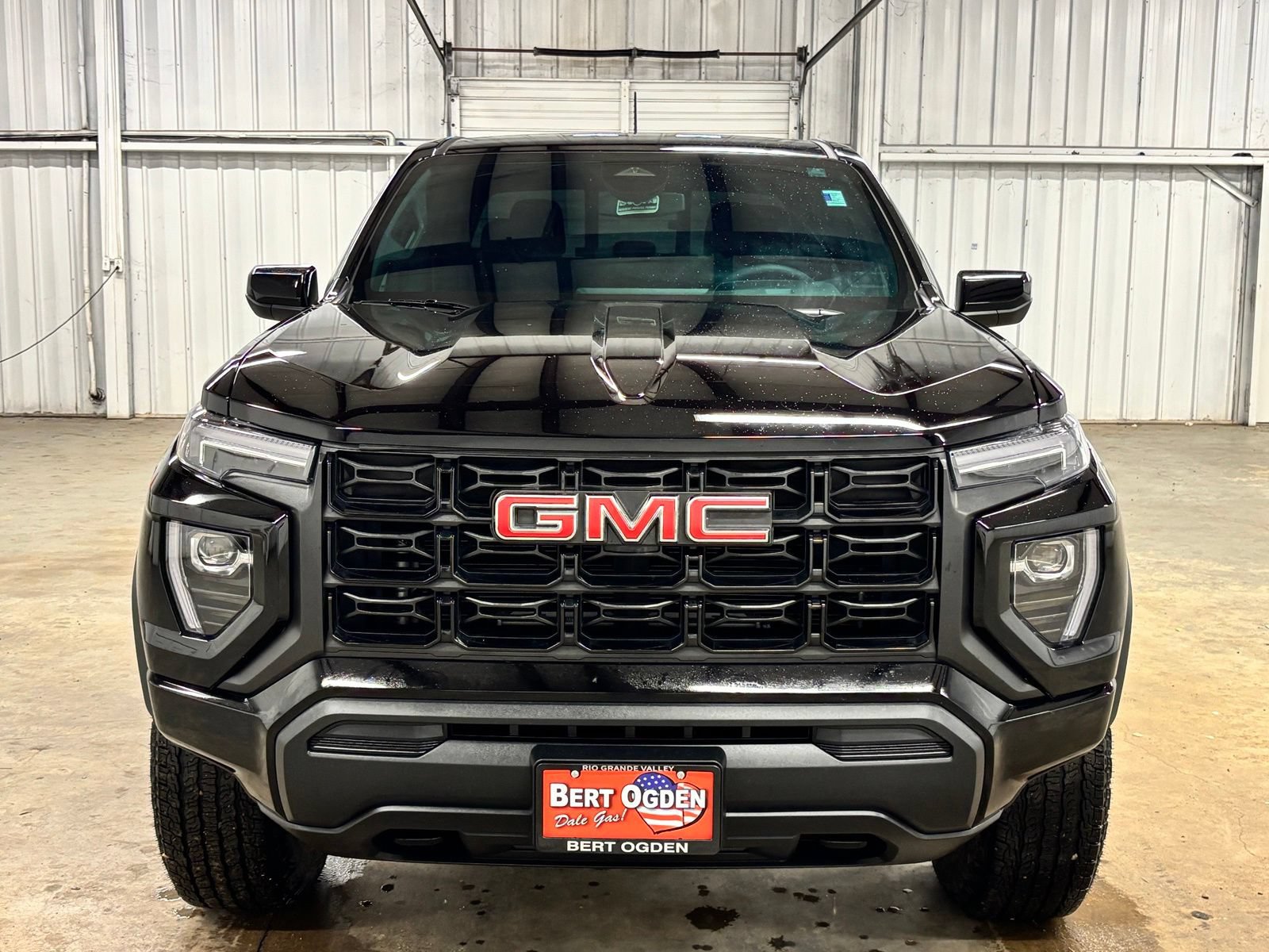 Used 2025 GMC Canyon Elevation AWD/4WD image 2