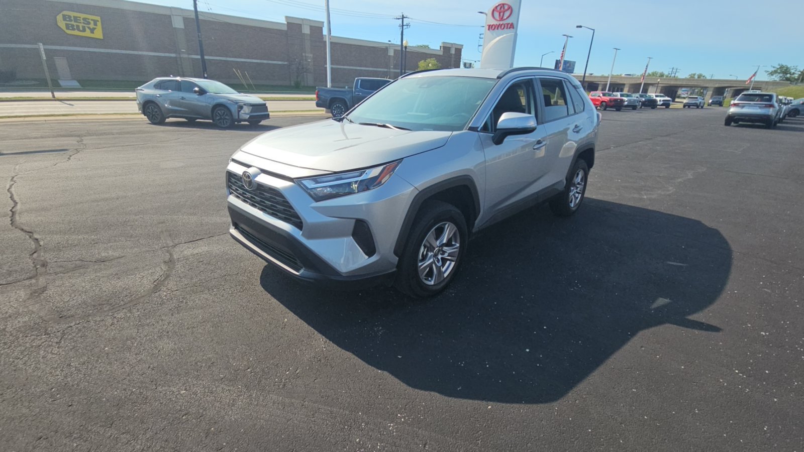 Certified 2025 Toyota RAV4 XLE AWD/4WD image 7