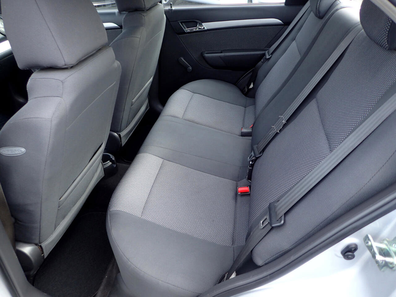 Used 2010 Chevrolet Aveo LT image 11