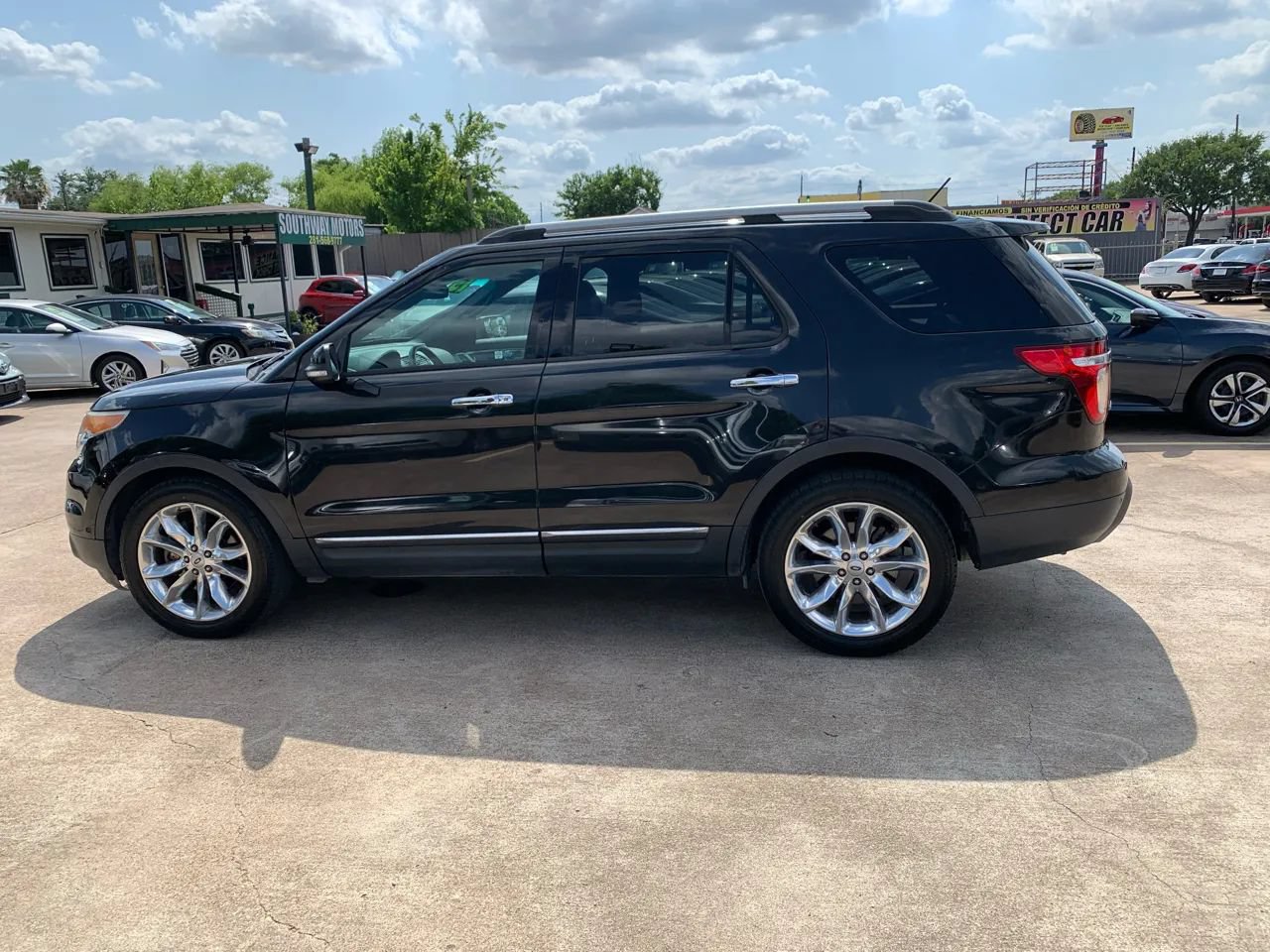 Used 2015 Ford Explorer Limited w/ Equipment Group 302A FWD image 8