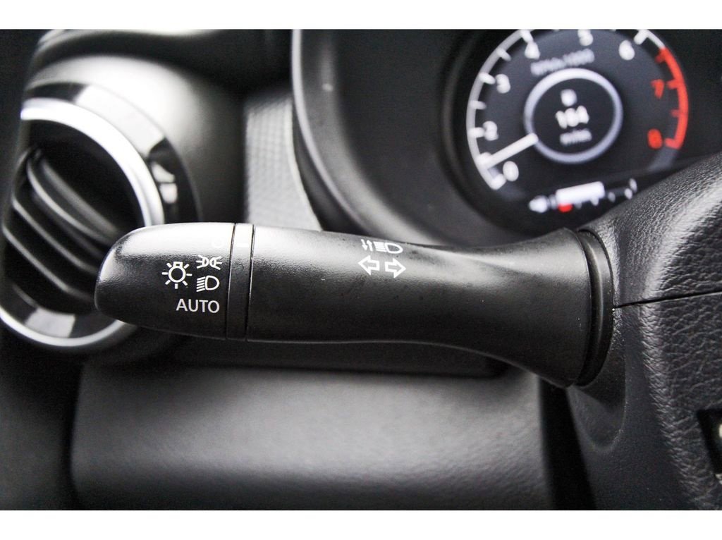 Used 2023 Nissan Kicks SV w/ Interior Electronics Package FWD image 17