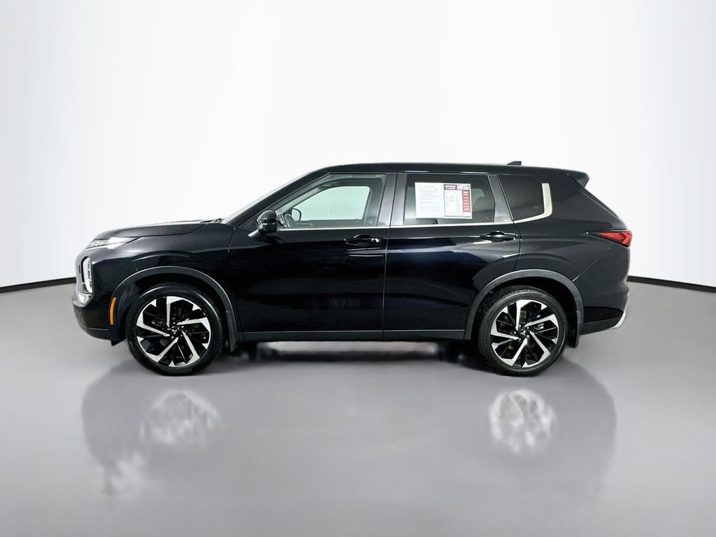 Used 2023 Mitsubishi Outlander SE AWD/4WD image 5