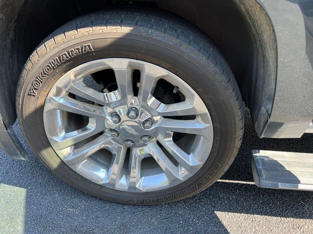 Used 2020 Chevrolet Suburban Premier w/ Premier Plus Edition AWD/4WD image 30