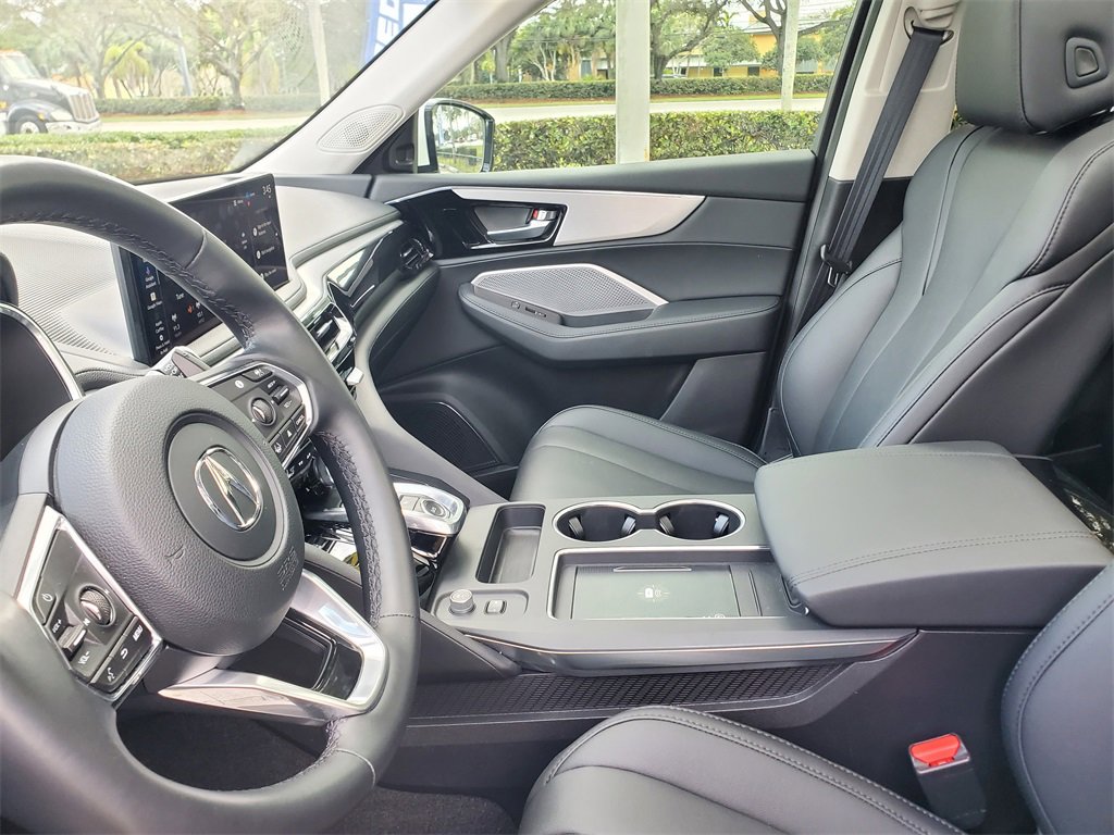 Used 2025 Acura MDX SH-AWD image 17