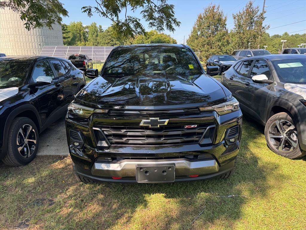 Used 2025 Chevrolet Colorado Z71 w/ Z71 Convenience Package 2 AWD/4WD image 10