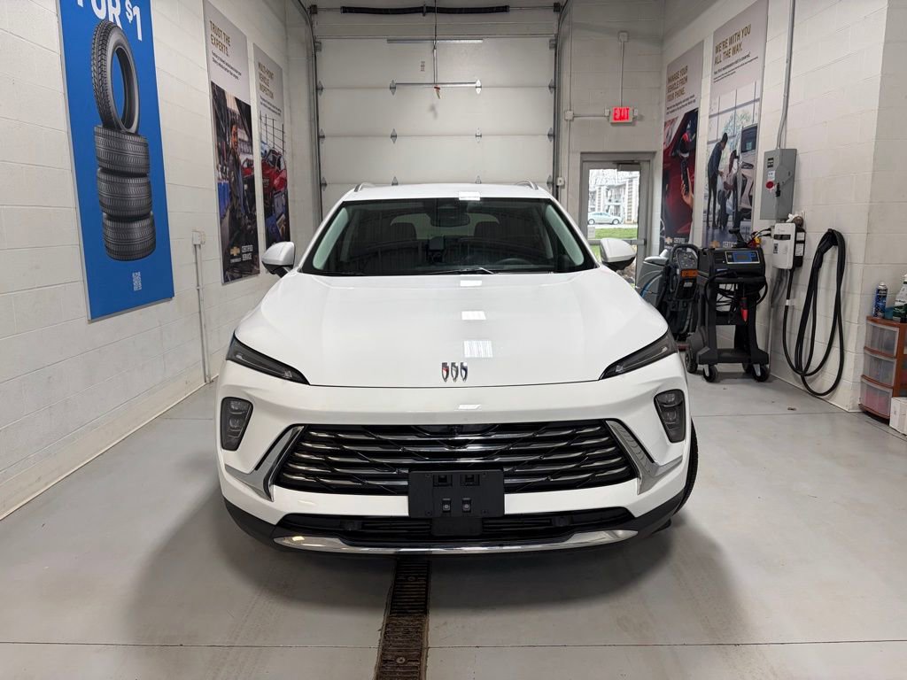 Used 2025 Buick Envision Preferred image 3