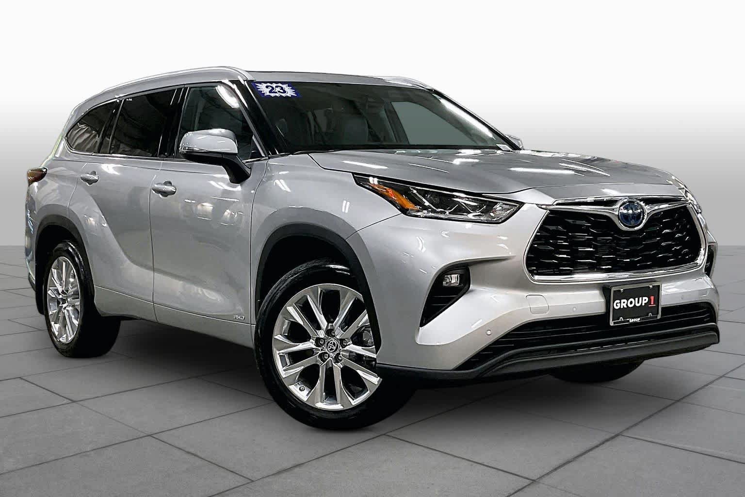 Used 2023 Toyota Highlander Limited AWD/4WD image 3
