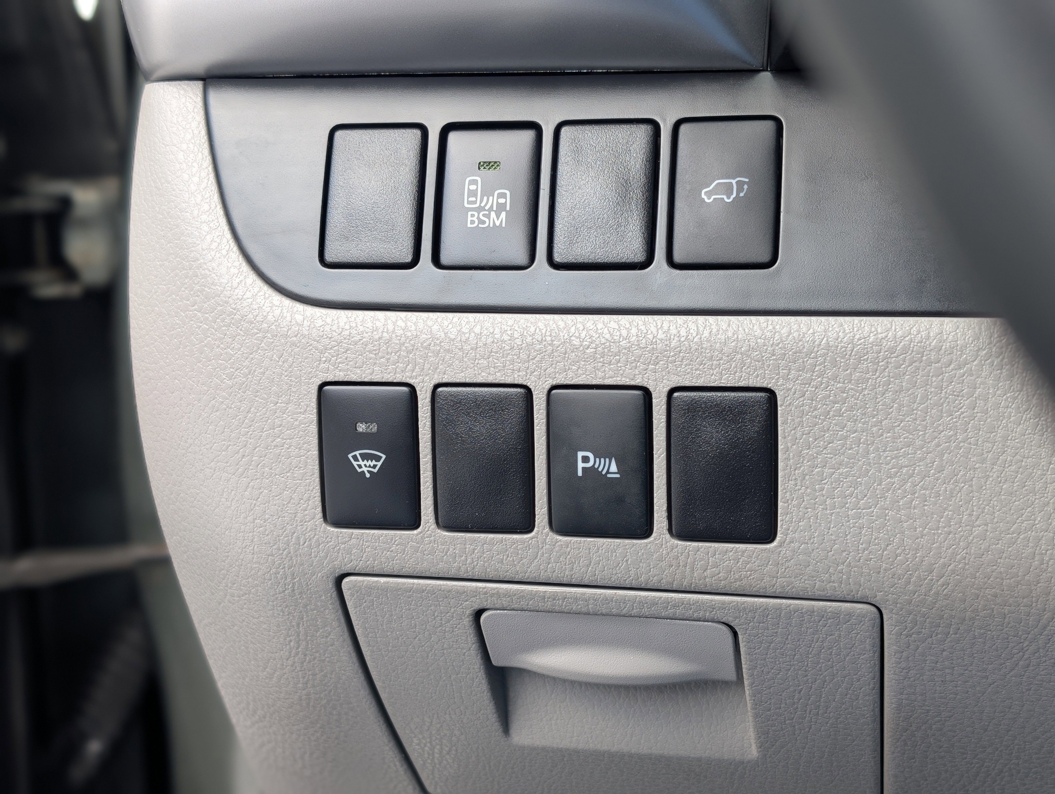 Used 2016 Toyota Highlander Limited image 26