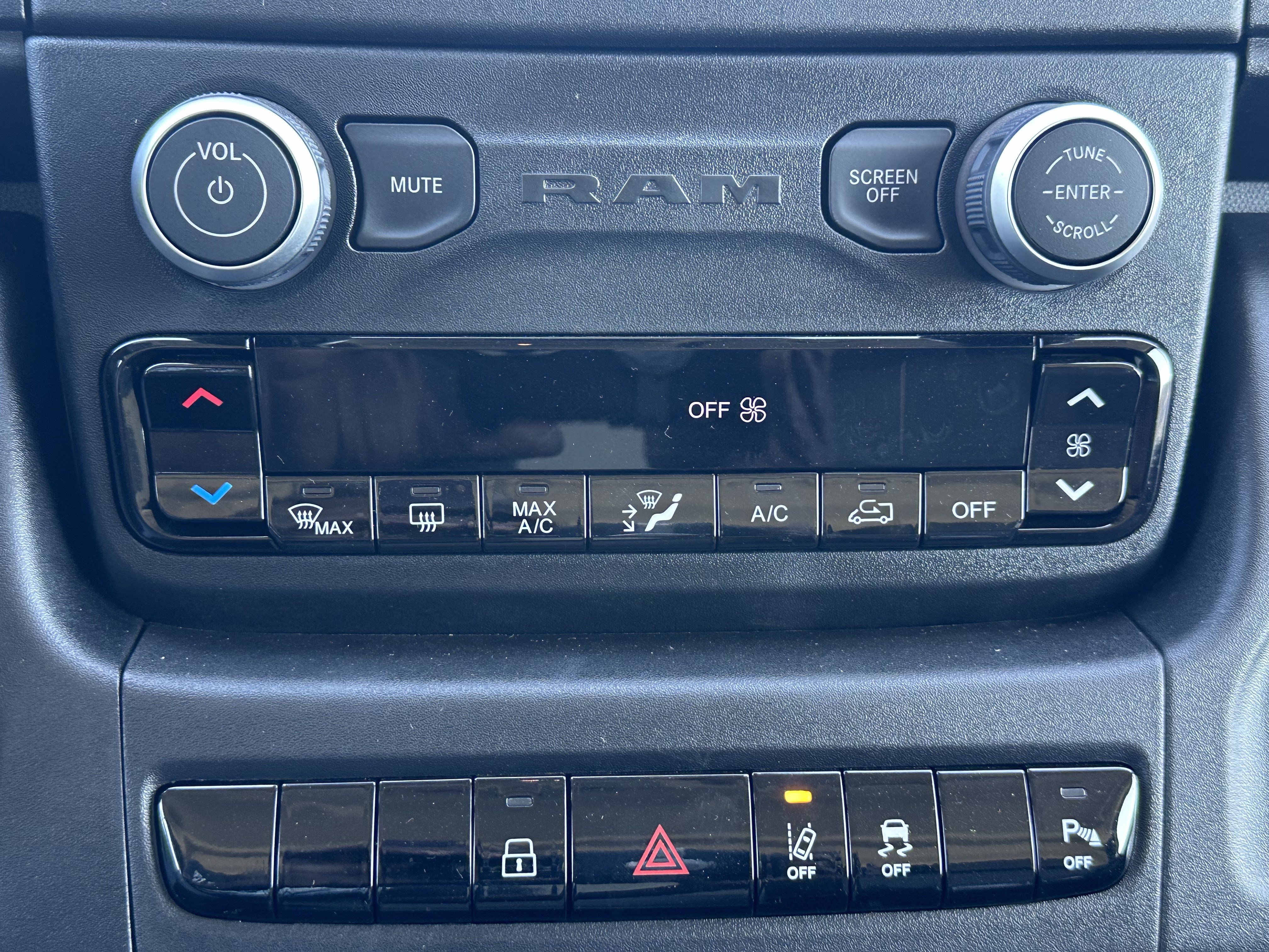 Used 2026 RAM ProMaster 1500 w/ Safety Group FWD image 28