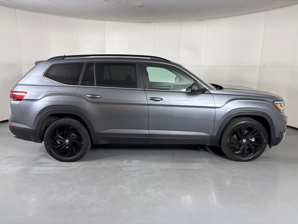 Used 2023 Volkswagen Atlas SE w/ Panoramic Sunroof Package FWD image 9