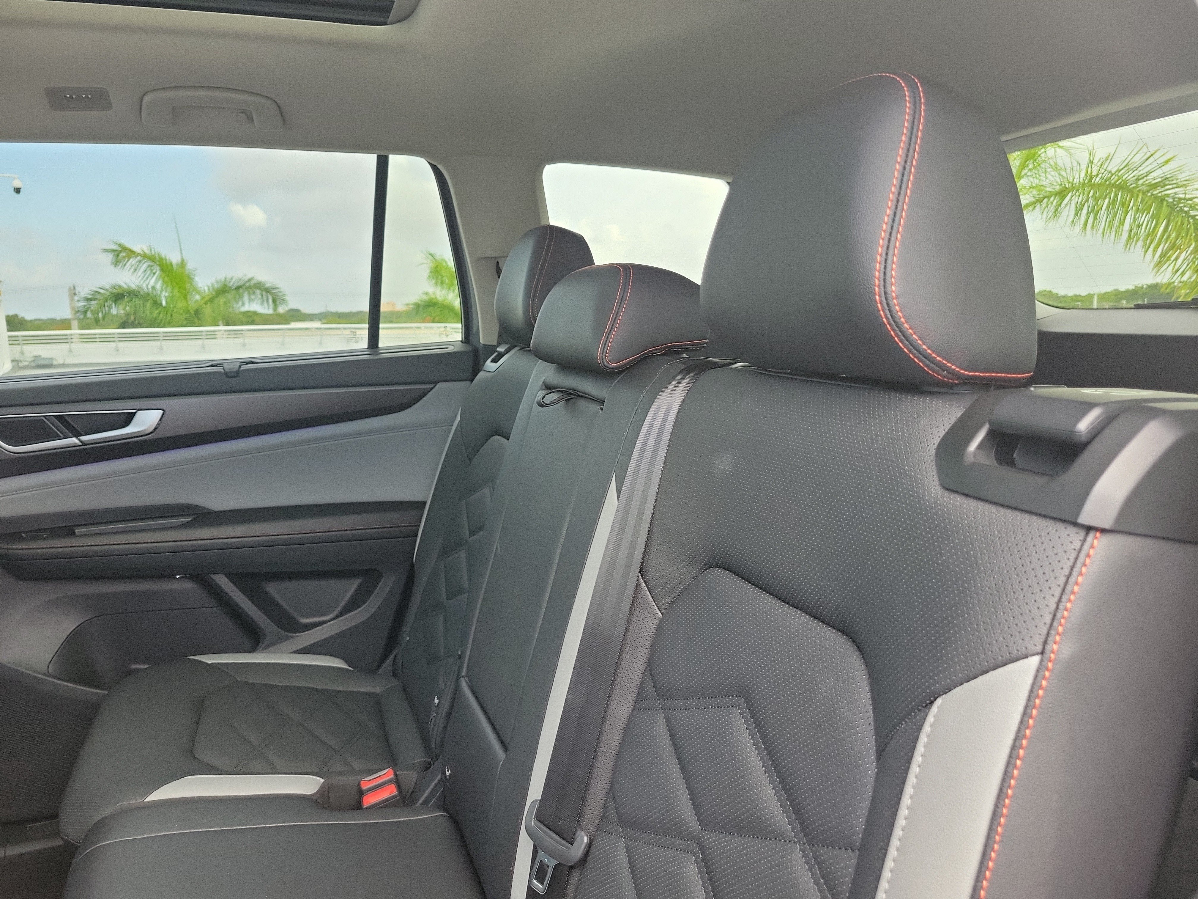 Used 2026 Volkswagen Atlas Peak Edition AWD/4WD image 13
