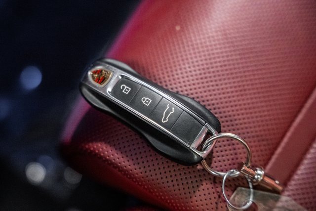 Used 2021 Porsche Cayenne Turbo image 43