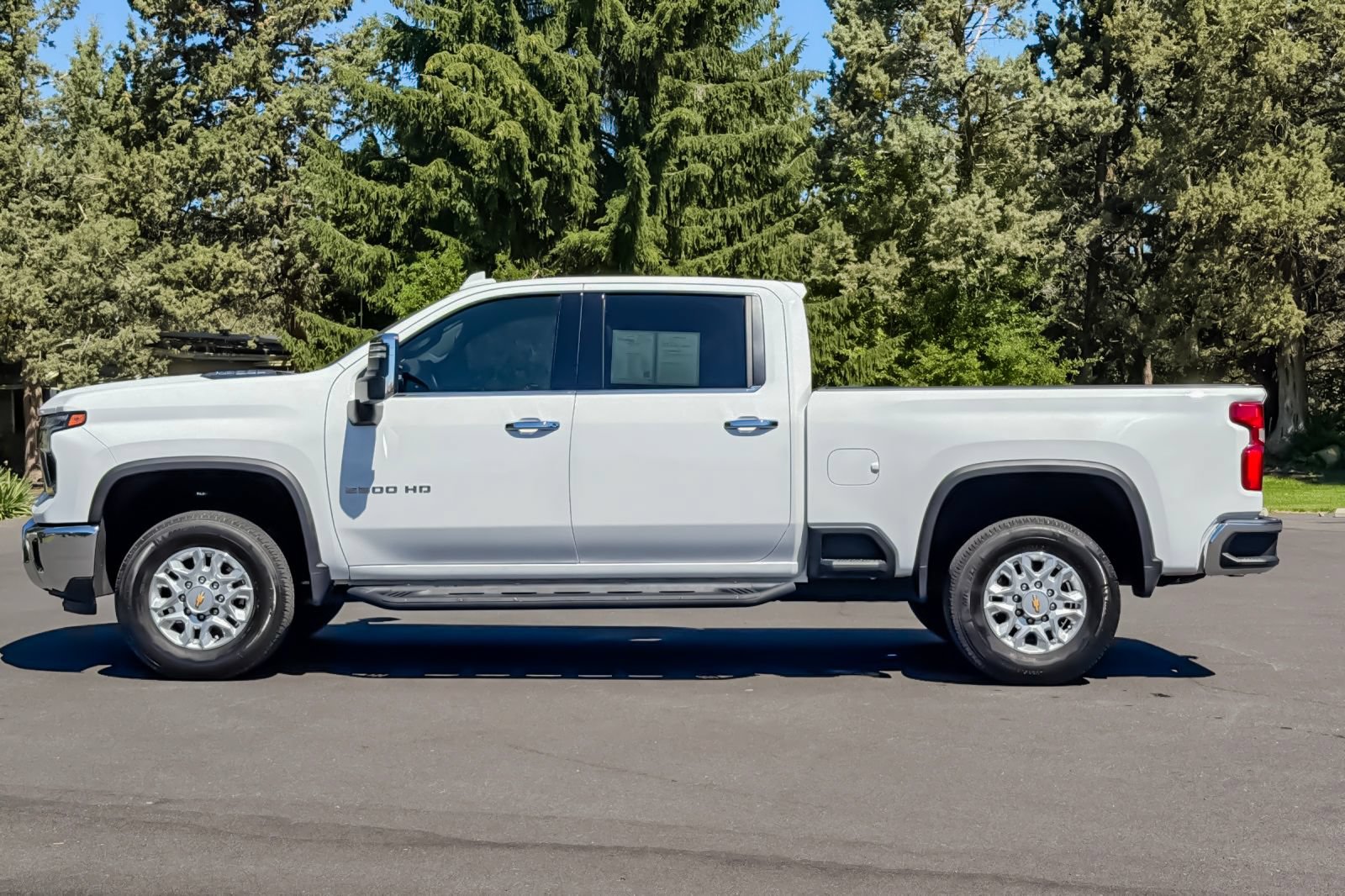 Used 2024 Chevrolet Silverado 2500 LTZ AWD/4WD image 8