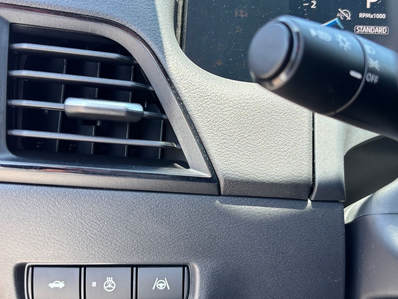 New 2026 Nissan Sentra SR w/ SR Premium Package FWD image 28