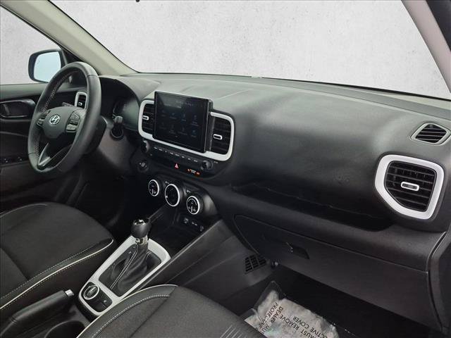 Certified 2025 Hyundai Venue Limited FWD image 24