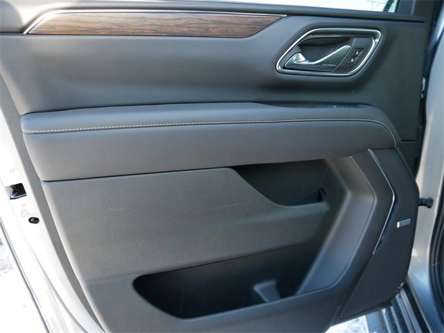 Used 2024 Chevrolet Suburban Premier image 15