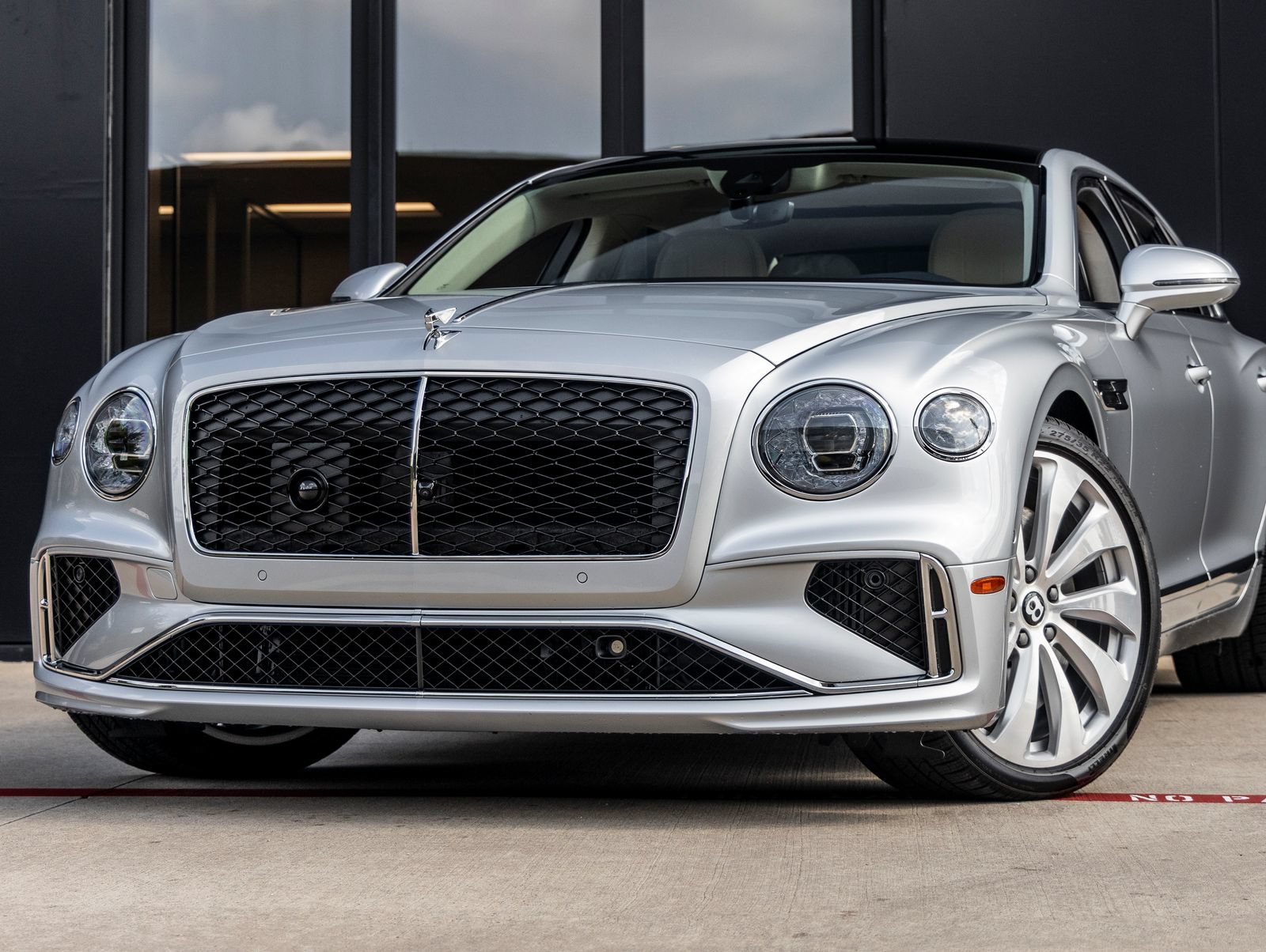 Used 2026 Bentley Flying Spur V8 AWD/4WD image 3