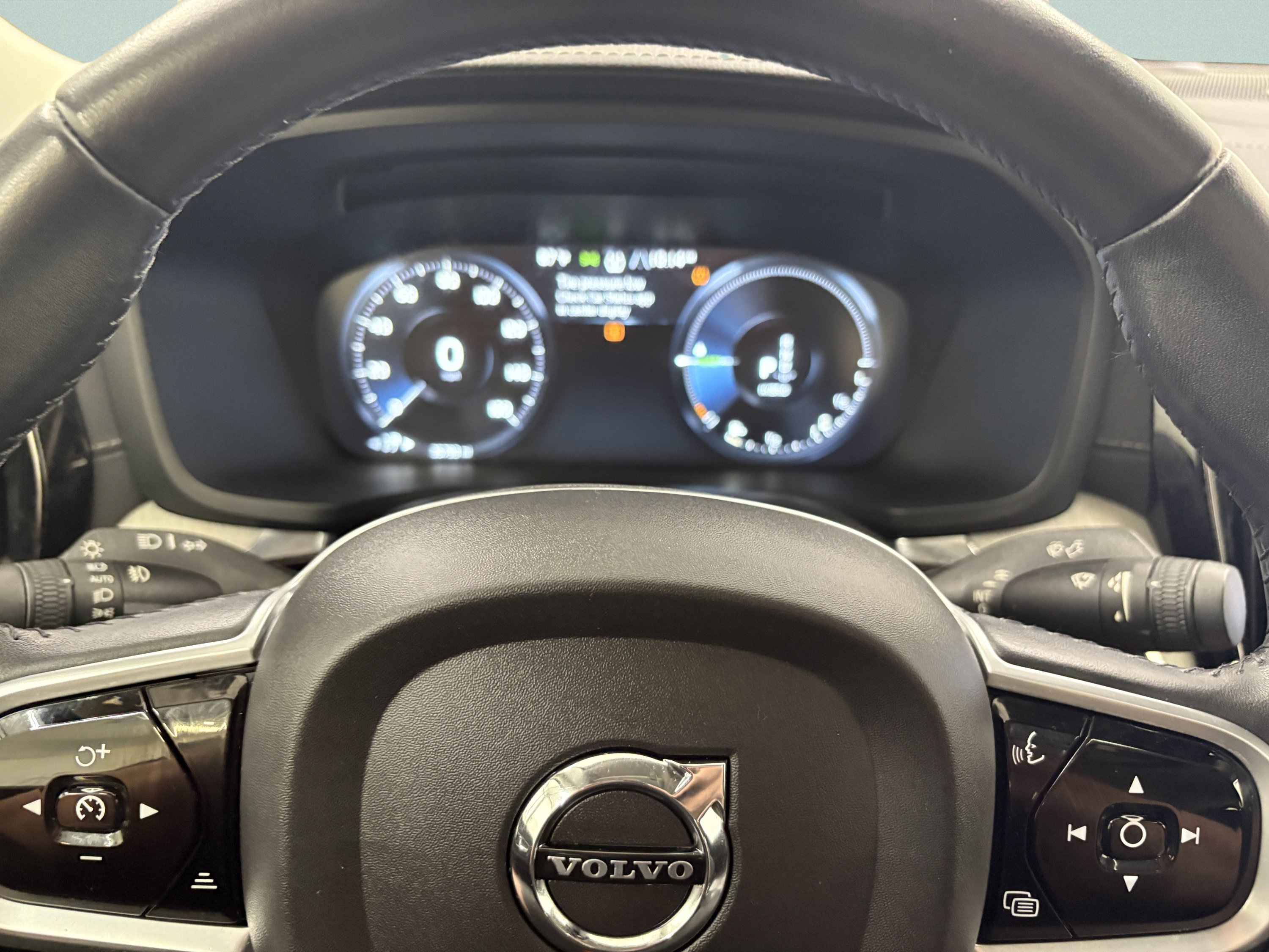Used 2021 Volvo S60 T8 Inscription image 24