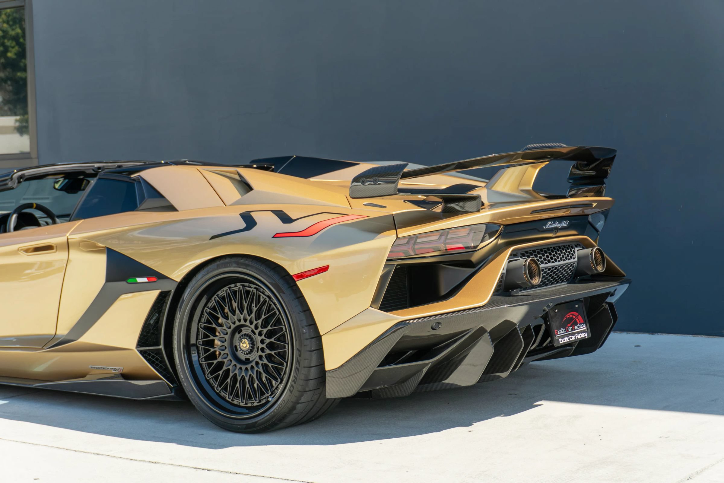Used 2020 Lamborghini Aventador SVJ AWD/4WD image 24