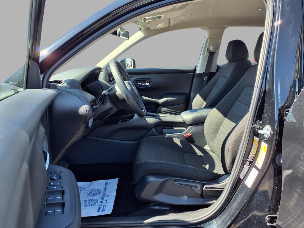 Used 2025 Honda HR-V LX image 21