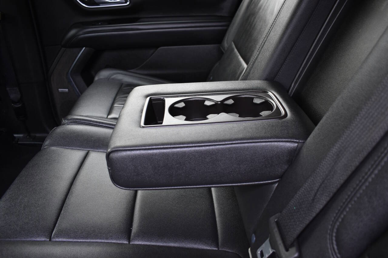 Used 2021 Chevrolet Suburban LT image 15