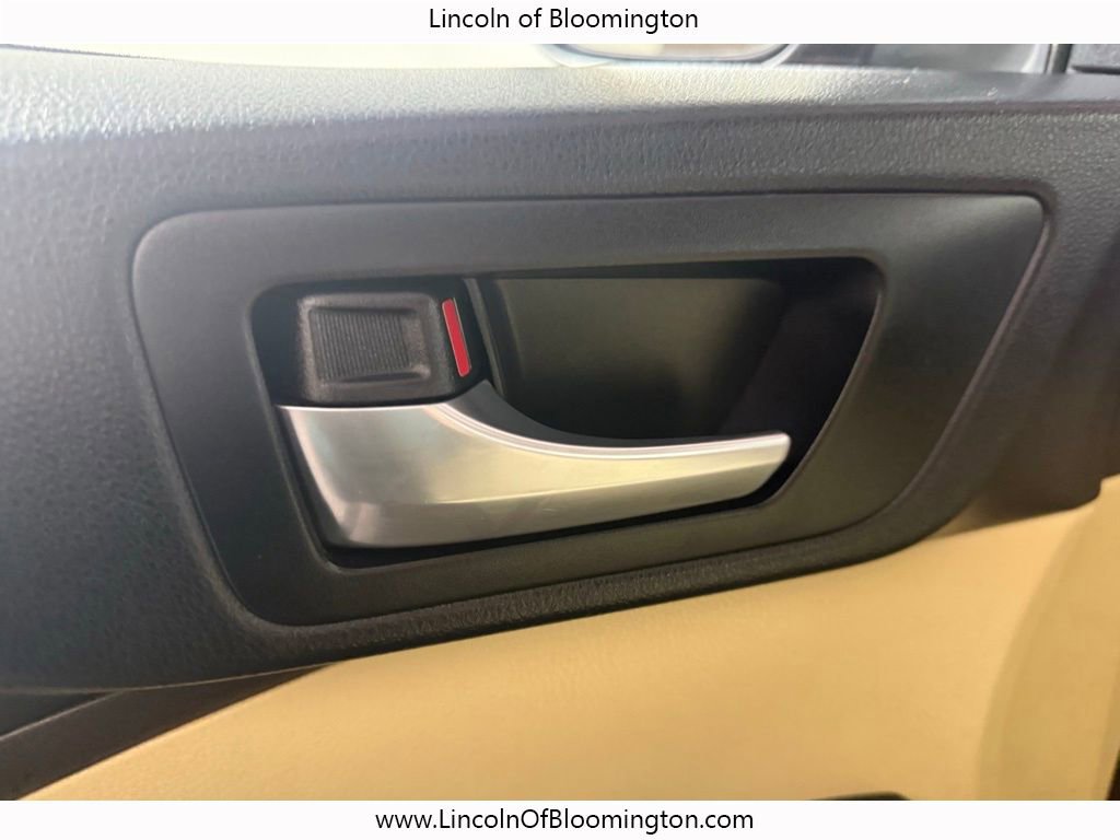 Used 2015 Toyota Highlander XLE image 23