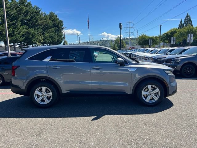 Used 2023 Kia Sorento LX FWD image 8