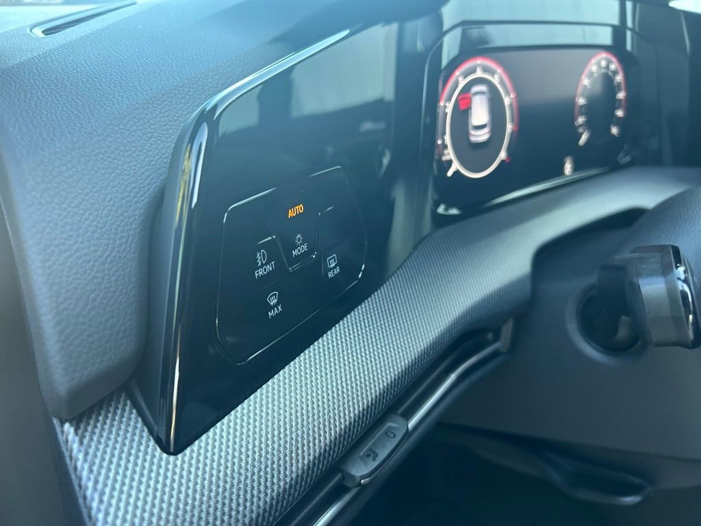 New 2026 Volkswagen GTI SE FWD image 53