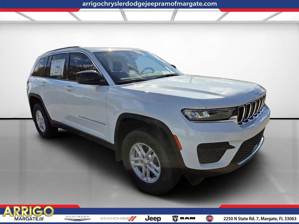 New 2025 Jeep Grand Cherokee Laredo w/ MOPAR Finishing Package RWD image 1