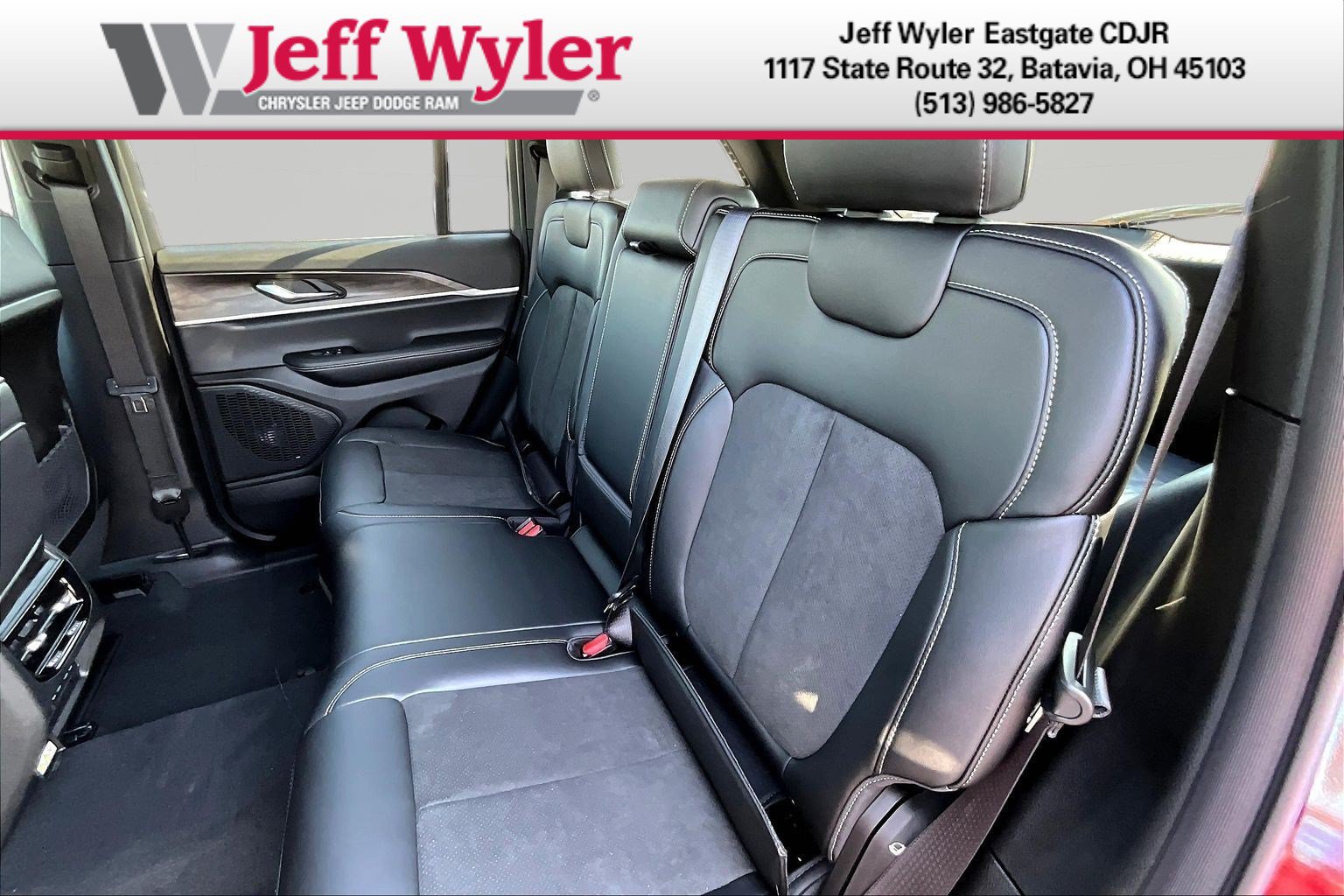 New 2026 Jeep Grand Cherokee Altitude AWD/4WD image 17