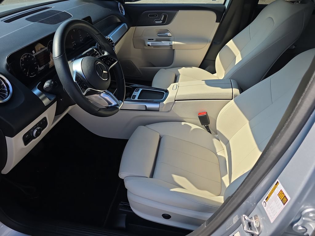 Used 2026 Mercedes-Benz GLB 250 4MATIC image 8
