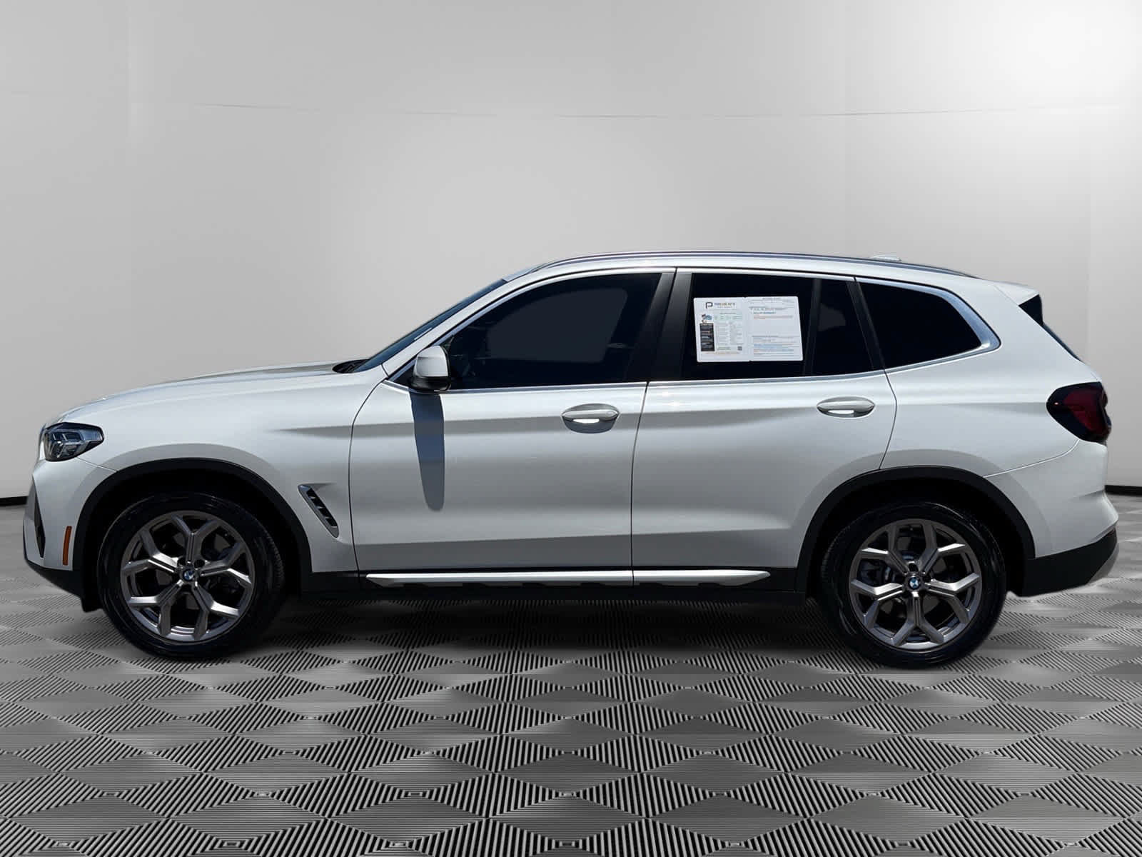 Used 2023 BMW X3 xDrive30i w/ Convenience Package w/ZPA AWD/4WD image 2