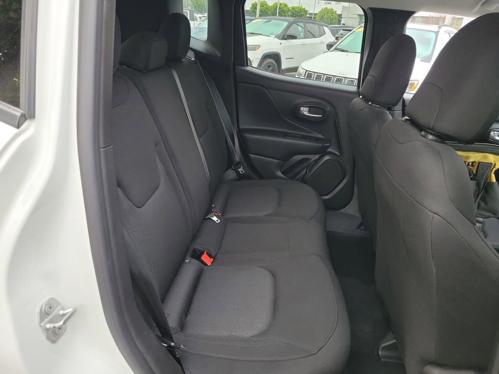 Used 2023 Jeep Renegade Latitude image 16