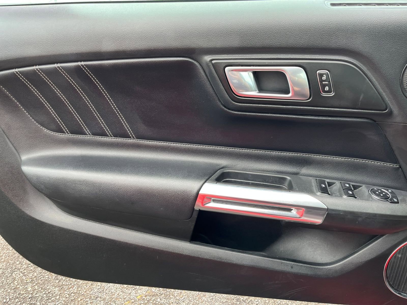 Used 2023 Ford Mustang Premium image 18