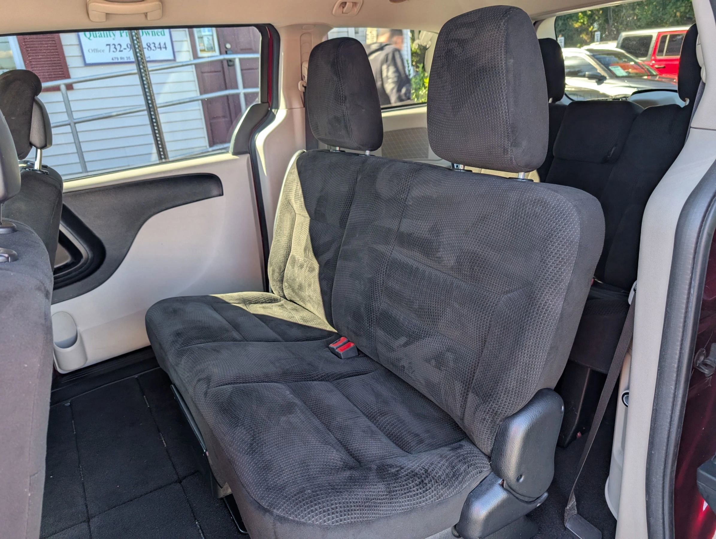 Used 2017 Dodge Grand Caravan SE image 10