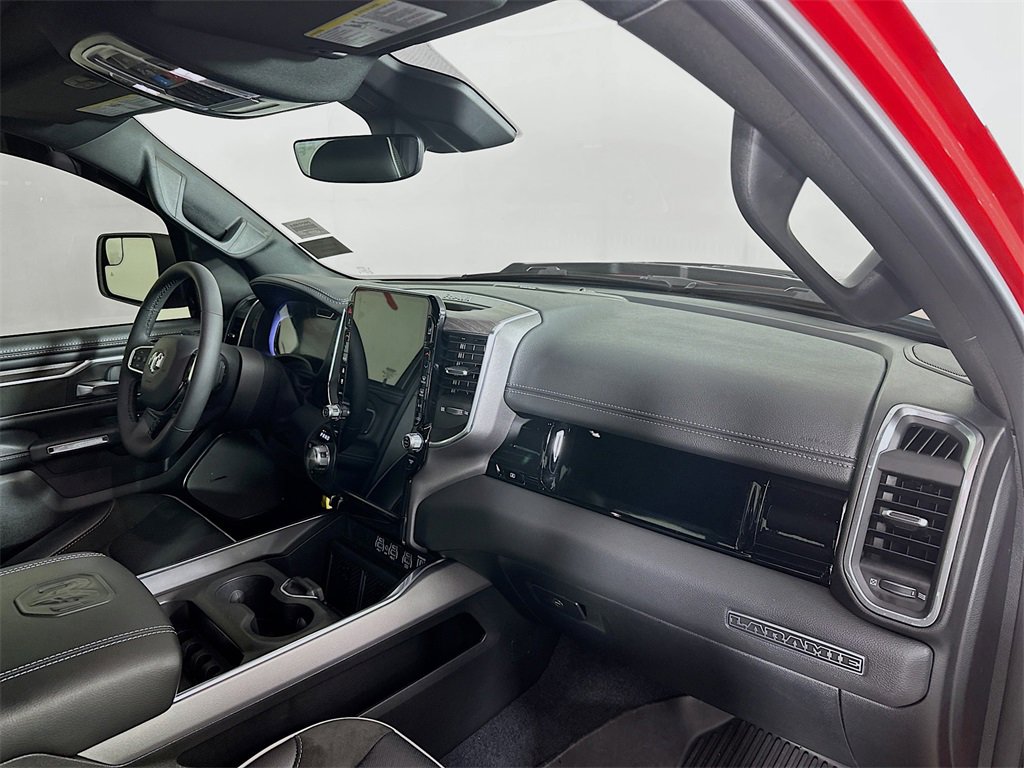 Used 2025 RAM 1500 Laramie w/ Night Edition image 32