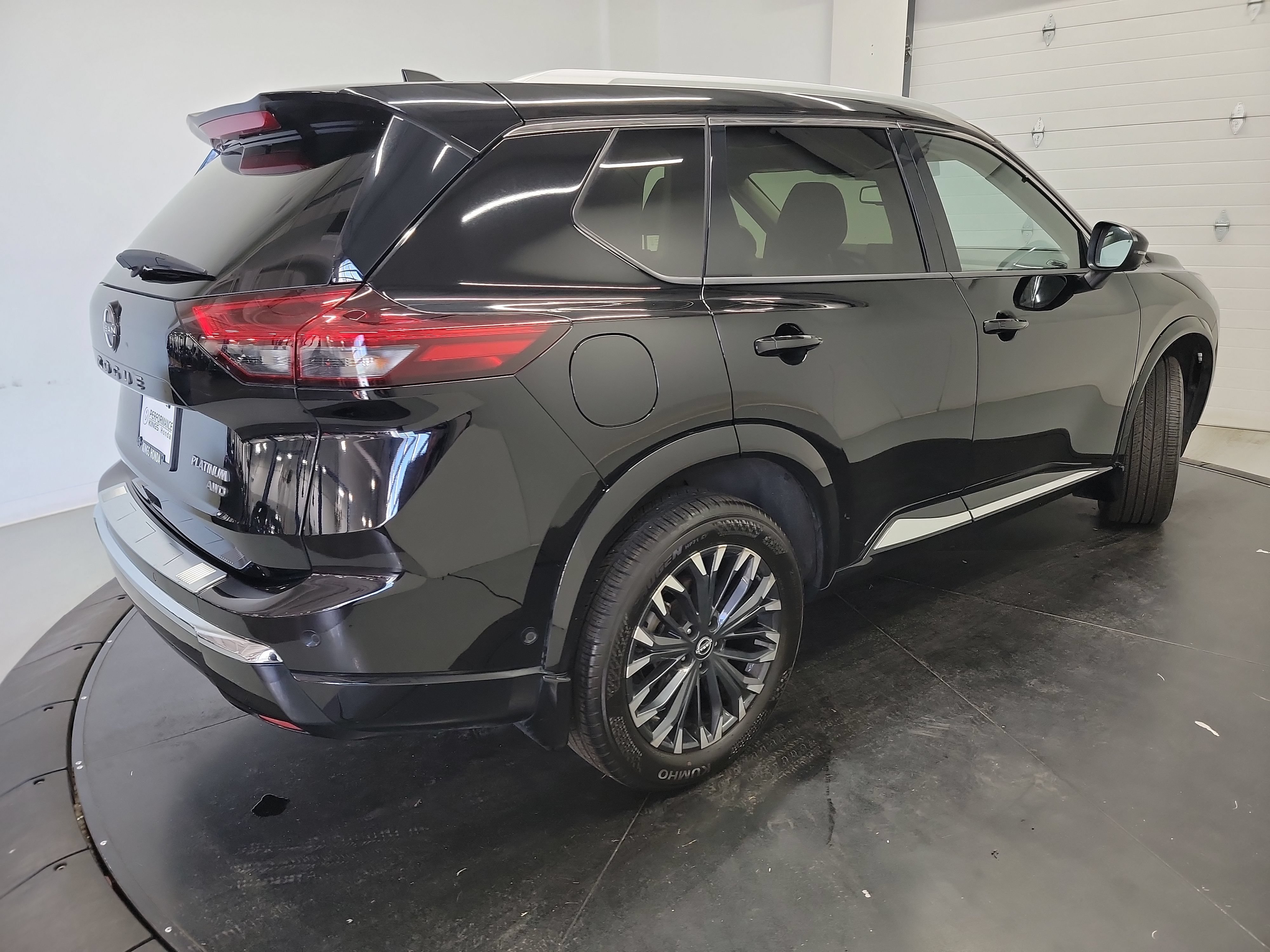 Used 2024 Nissan Rogue Platinum w/ Platinum Premium Package AWD/4WD image 9
